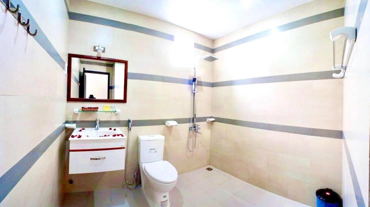 Hanoi Blue Hotel - The Water Front Da Nang Bagian luar foto