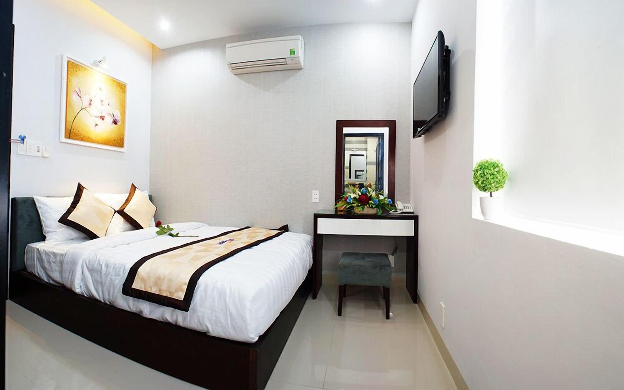Hanoi Blue Hotel - The Water Front Da Nang Bagian luar foto