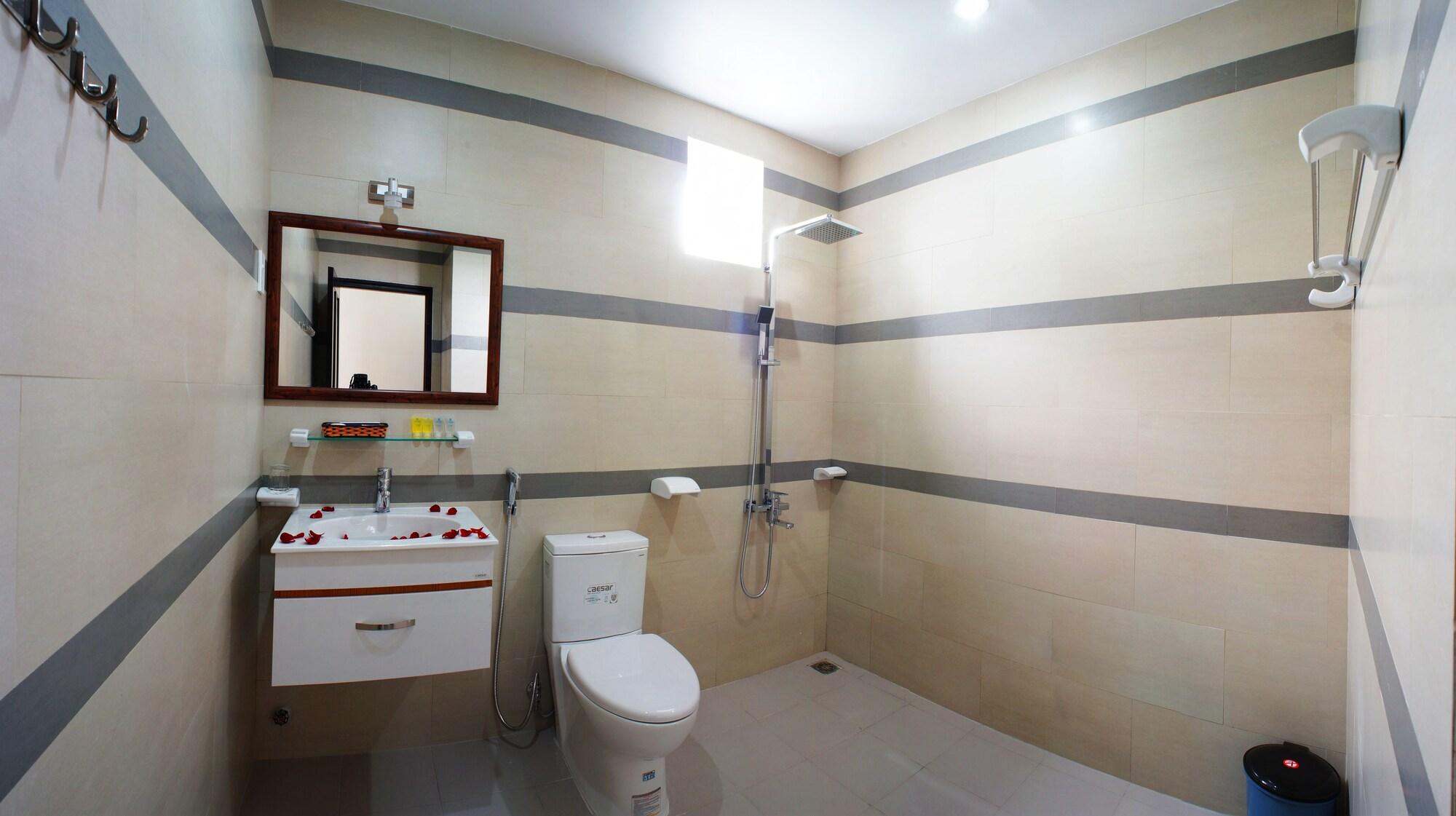 Hanoi Blue Hotel - The Water Front Da Nang Bagian luar foto